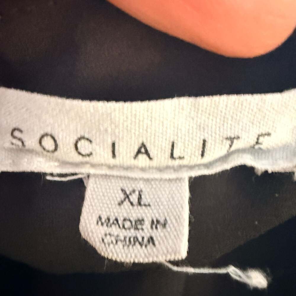 Socialite - Picture 6 of 6